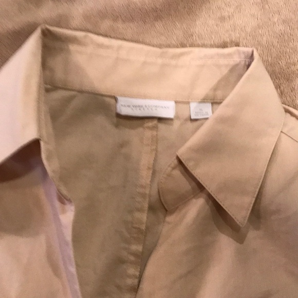 Button up top - Picture 2 of 3